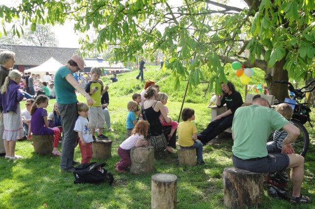 Kinderkunst Theaterfestival 2010 boomstammetjes