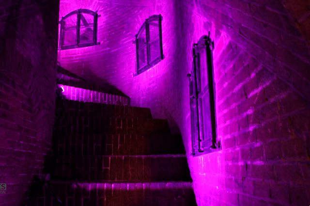 Verlichte trap Wachthuis