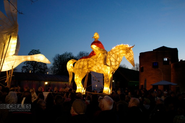 Vogel en paard bij Wachthuis